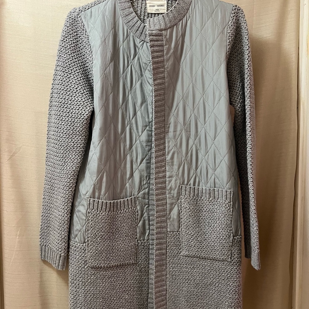 Loved + Adored BOGO Stylish Gray Quilted Cardigan size small Metallic Grey ⚫️